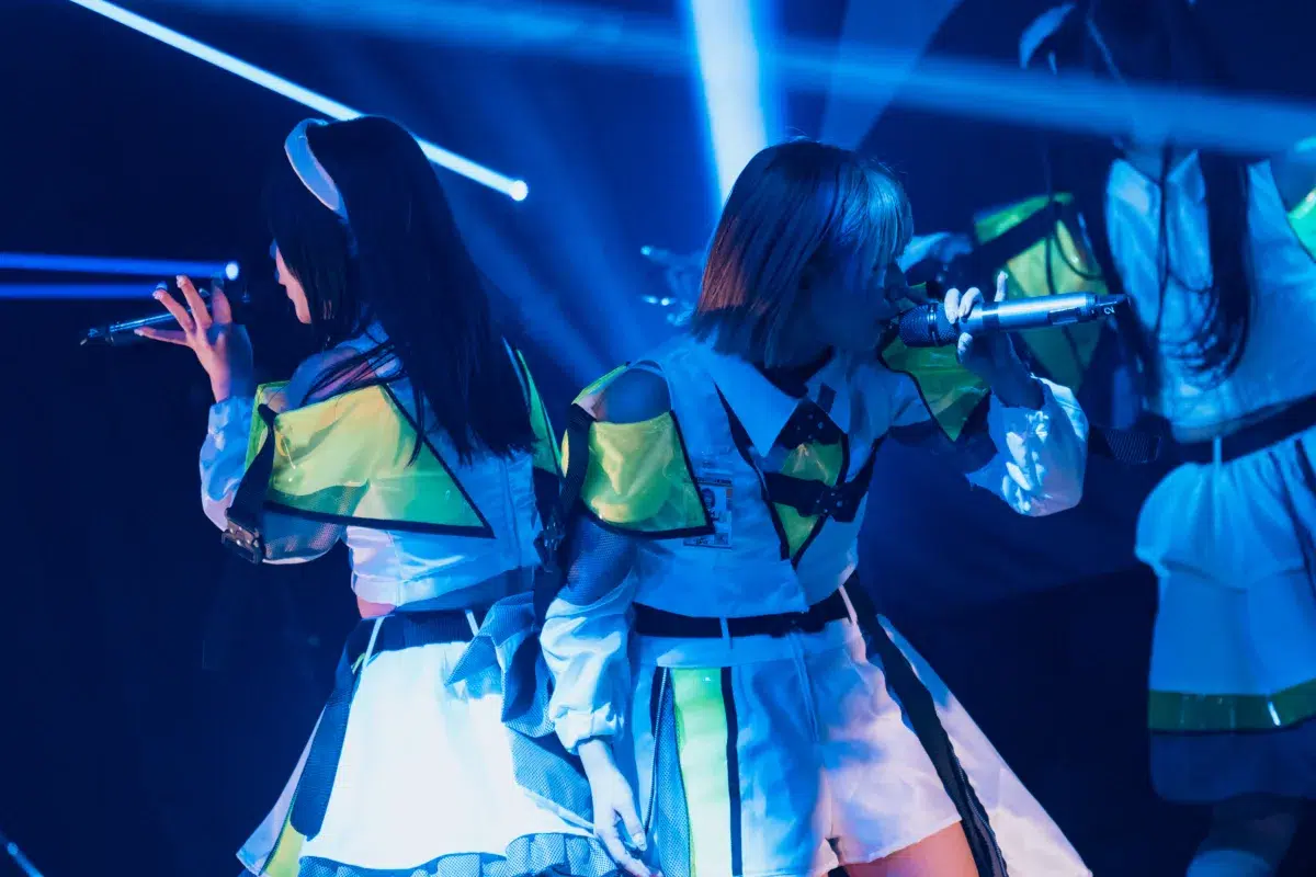 アストレイル、1周年記念ワンマンで”第一章”始動&新曲初披露! 77 アストレイル、1周年記念ワンマンで”第一章”始動&新曲初披露!