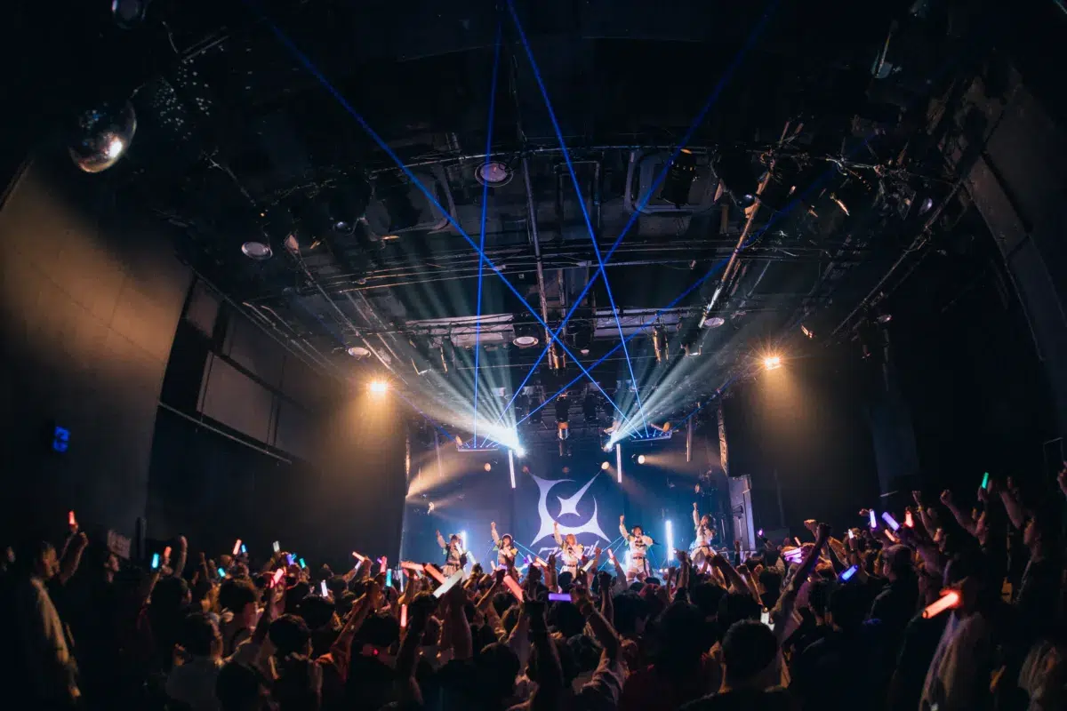 アストレイル、1周年記念ワンマンで”第一章”始動&新曲初披露! 10 アストレイル、1周年記念ワンマンで”第一章”始動&新曲初披露!