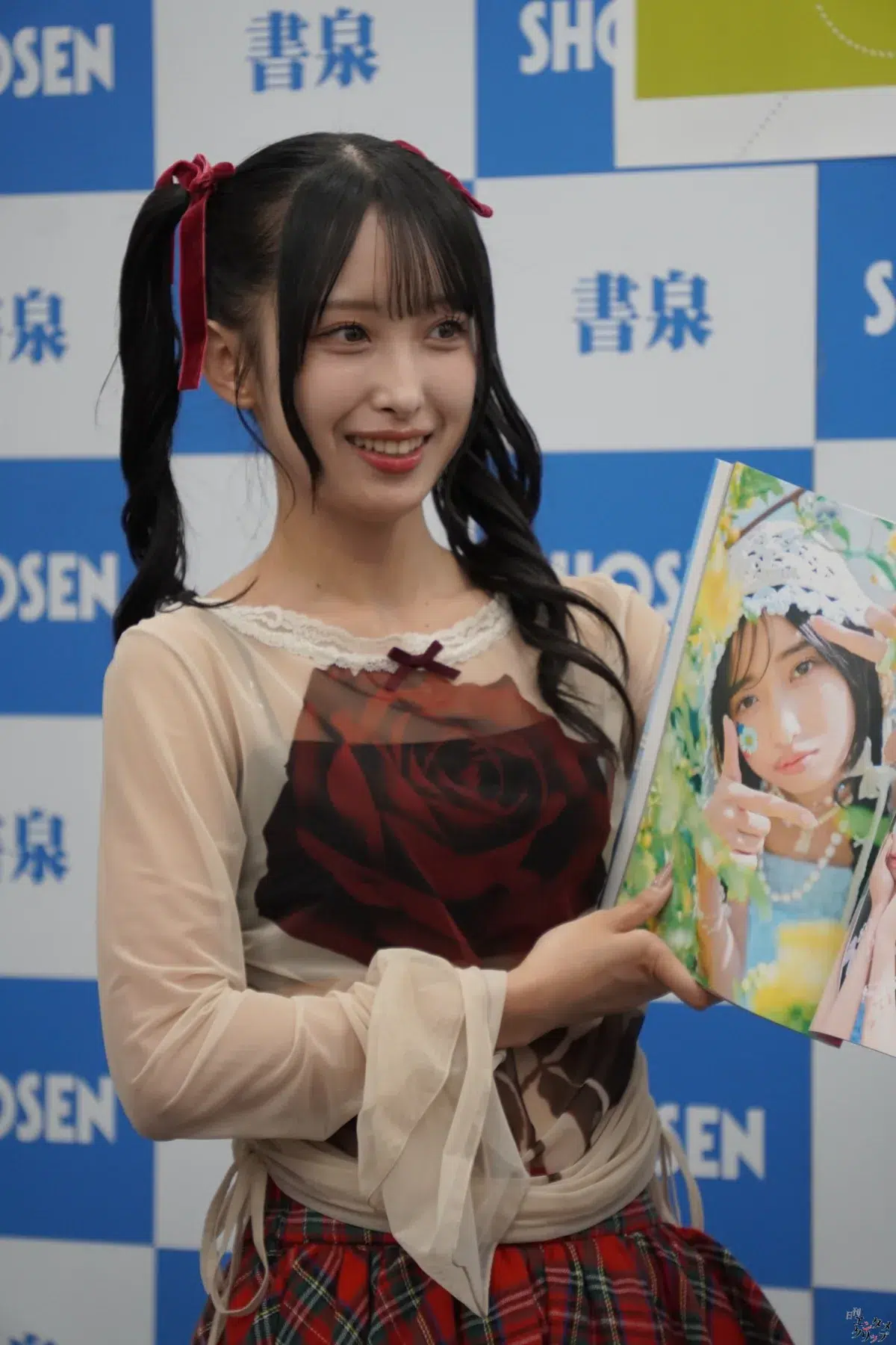 自己採点は驚愕の“100億点満点” OCHA NORMA北原もも、ファッション誌のような質感にこだわった1st写真集発売🍑 20歳への抱負も語る