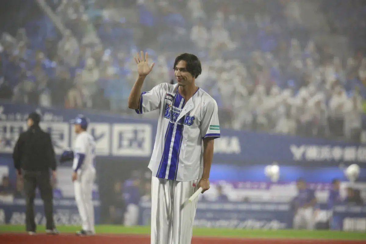 相川七瀬が横浜DeNAベイスターズ冠試合の始球式に登場!惜しくも2年連続ノーバンならず「60点ですかね…」 7 相川七瀬が横浜DeNAベイスターズ冠試合の始球式に登場!惜しくも2年連続ノーバンならず「60点ですかね…」