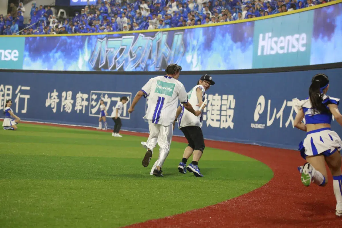 相川七瀬が横浜DeNAベイスターズ冠試合の始球式に登場!惜しくも2年連続ノーバンならず「60点ですかね…」 9 相川七瀬が横浜DeNAベイスターズ冠試合の始球式に登場!惜しくも2年連続ノーバンならず「60点ですかね…」