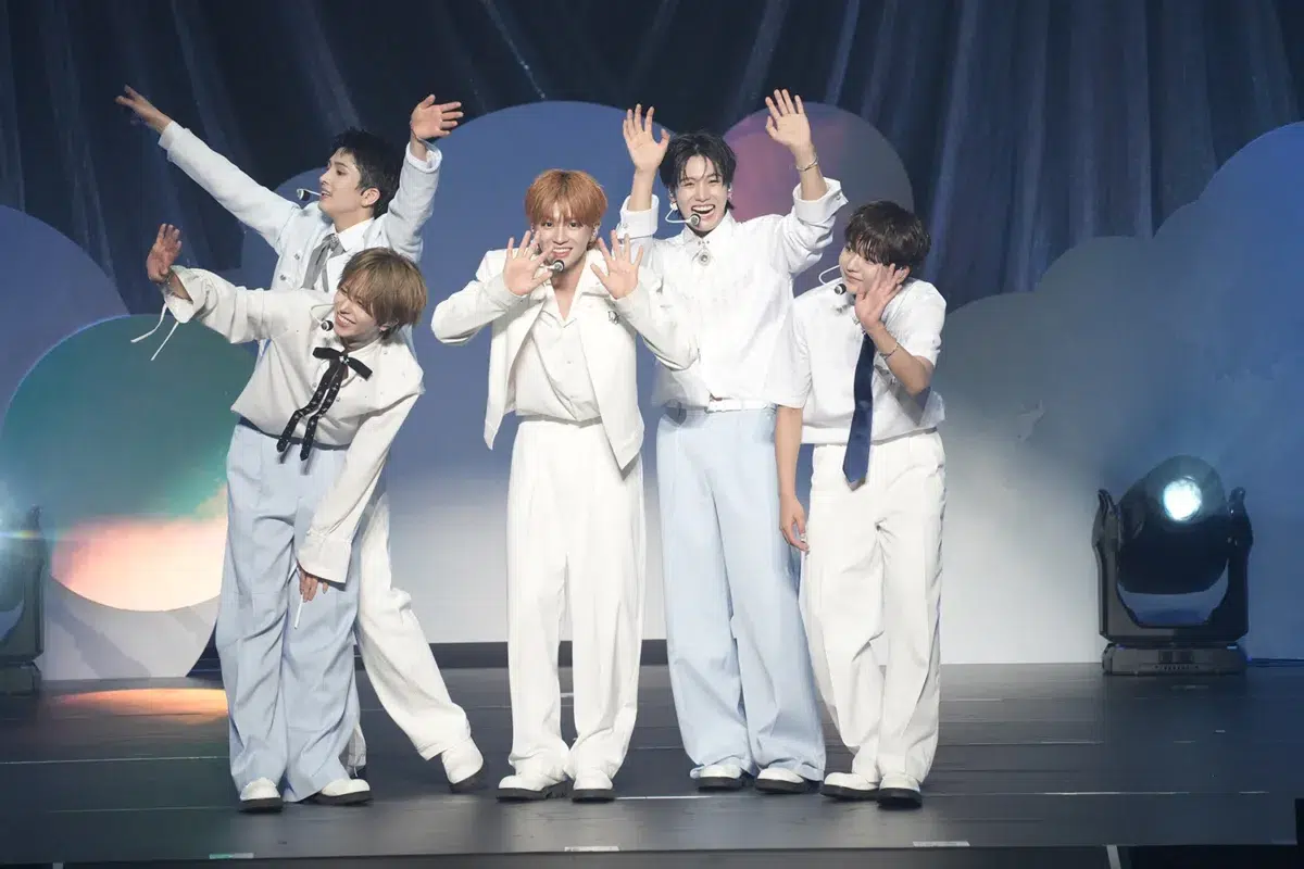 5人組ボーイズグループ・VIBYが日本武道館で1万人を魅了!「VIBY DEBUT SHOWCASE『VIBY LAND』」を開催! 5 5人組ボーイズグループ・VIBYが日本武道館で1万人を魅了!「VIBY DEBUT SHOWCASE『VIBY LAND』」を開催!