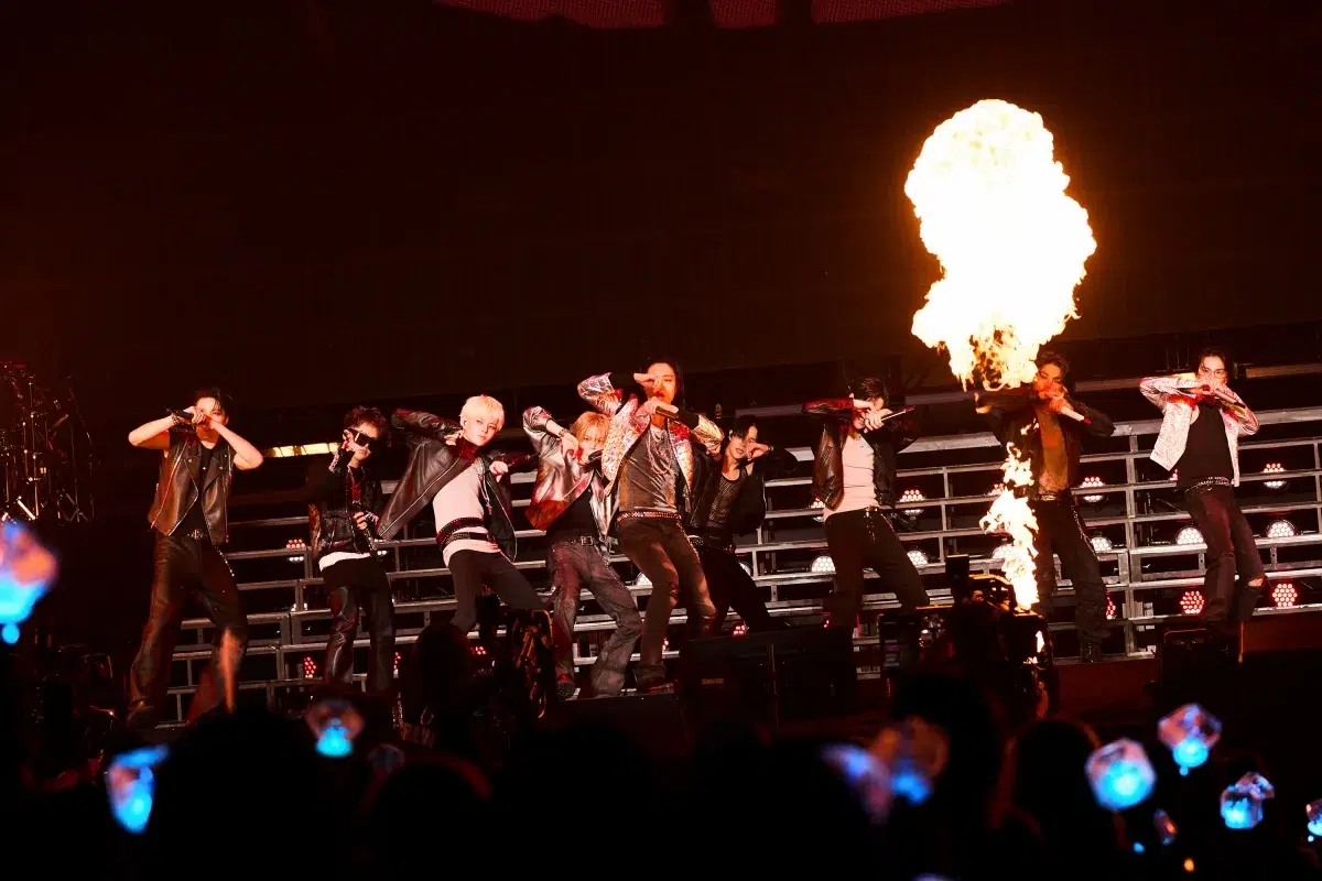 “ライブ型アーティスト”TREASURE、全国7都市17公演で23.7万人を動員！ トリプルアンコールで会場が青く染まった、熱狂のツアーファイナル！