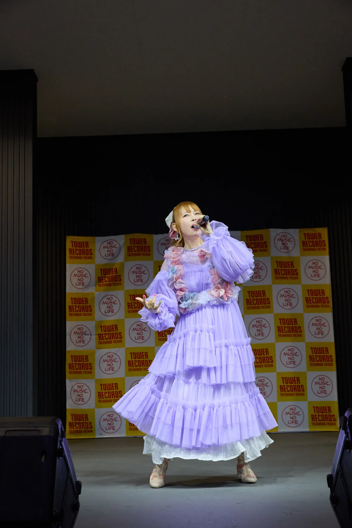 中川翔子、歌手デビュー20周年記念シングル「Twilight Magic」発売日にトワイライト・リリイベ開催！ しかし“最強雨女”にはマジック通用せず!? 発売日まで“しょこたん節”全開の空模様に！