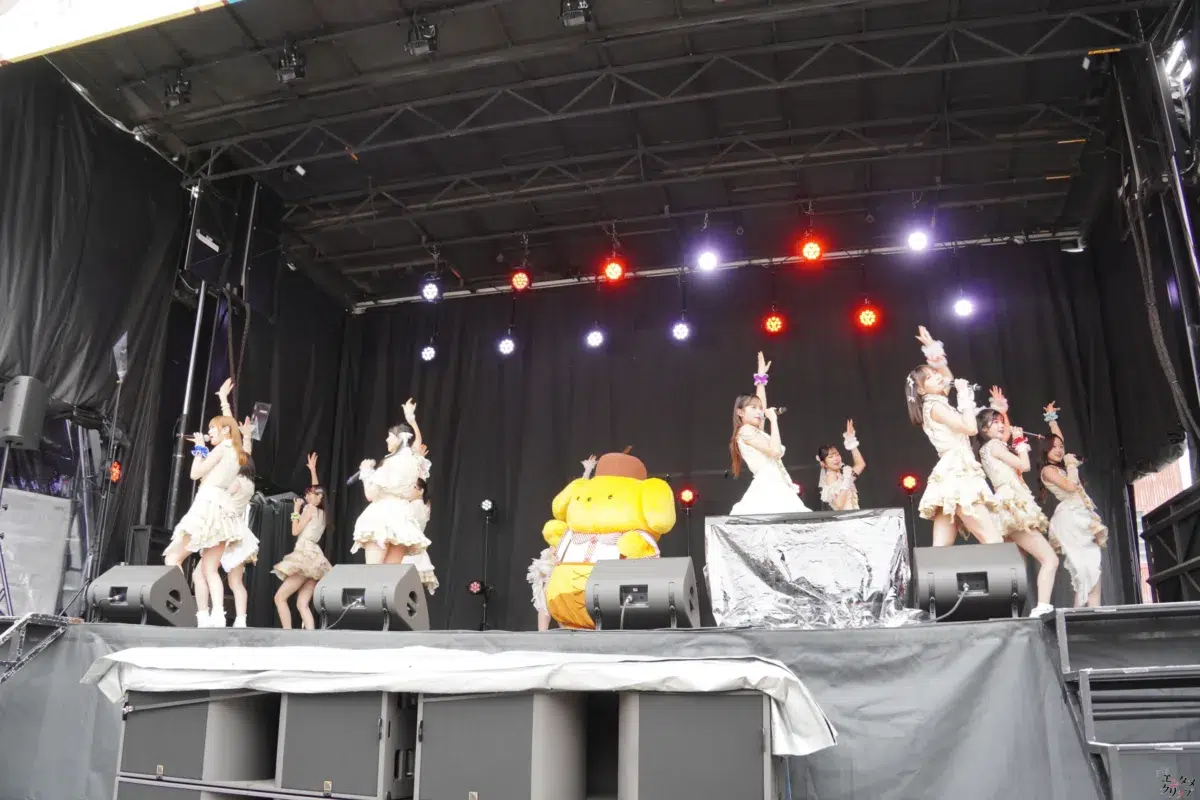 ポムポムプリン30周年「ポムフェス」開幕！Juice=Juiceと“かいまくしき”で夢のコラボ🍮