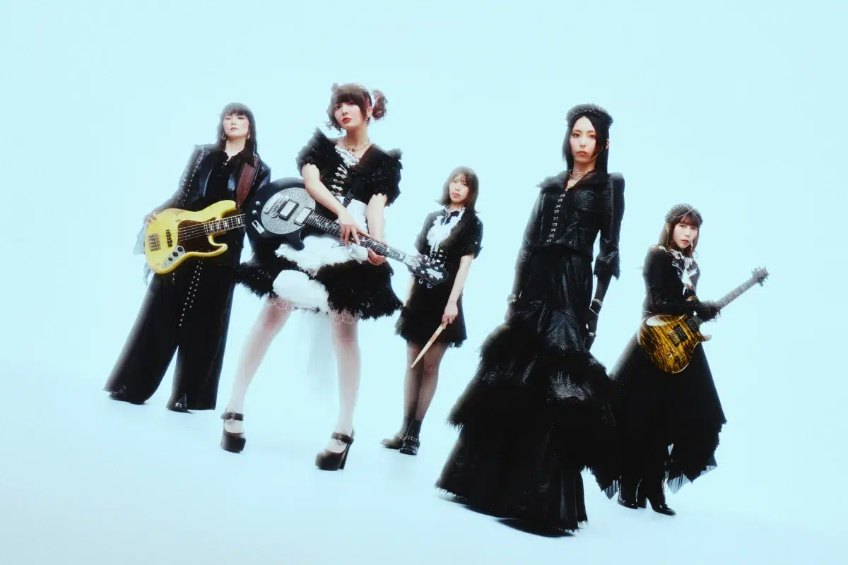 BAND-MAID、ワールドツアーファイナルとなる日本武道館2days・2日目公演がソールドアウト!ツアーファイナル初日公演の最新先行がスタート&新ツアービジュアルを公開 6 BAND-MAID、ワールドツアーファイナルとなる日本武道館2days・2日目公演がソールドアウト!ツアーファイナル初日公演の最新先行がスタート&新ツアービジュアルを公開