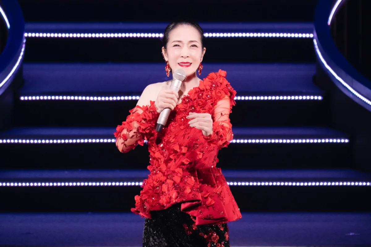 【ドレス姿も披露】坂本冬美、40周年リサイタルでファン2700人を魅了! 1 【ドレス姿も披露】坂本冬美、40周年リサイタルでファン2700人を魅了!