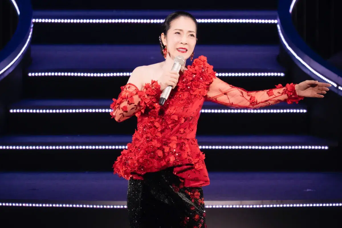 【ドレス姿も披露】坂本冬美、40周年リサイタルでファン2700人を魅了! 3 【ドレス姿も披露】坂本冬美、40周年リサイタルでファン2700人を魅了!