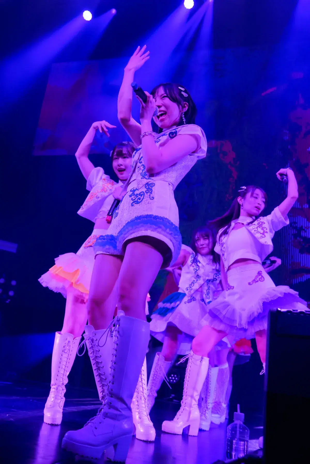 「武道館に立たないと死ねない」新メンバー天野あゆらが涙の決意！アプガ(2)新体制初のZeppワンマンで見た“最強の青春”。