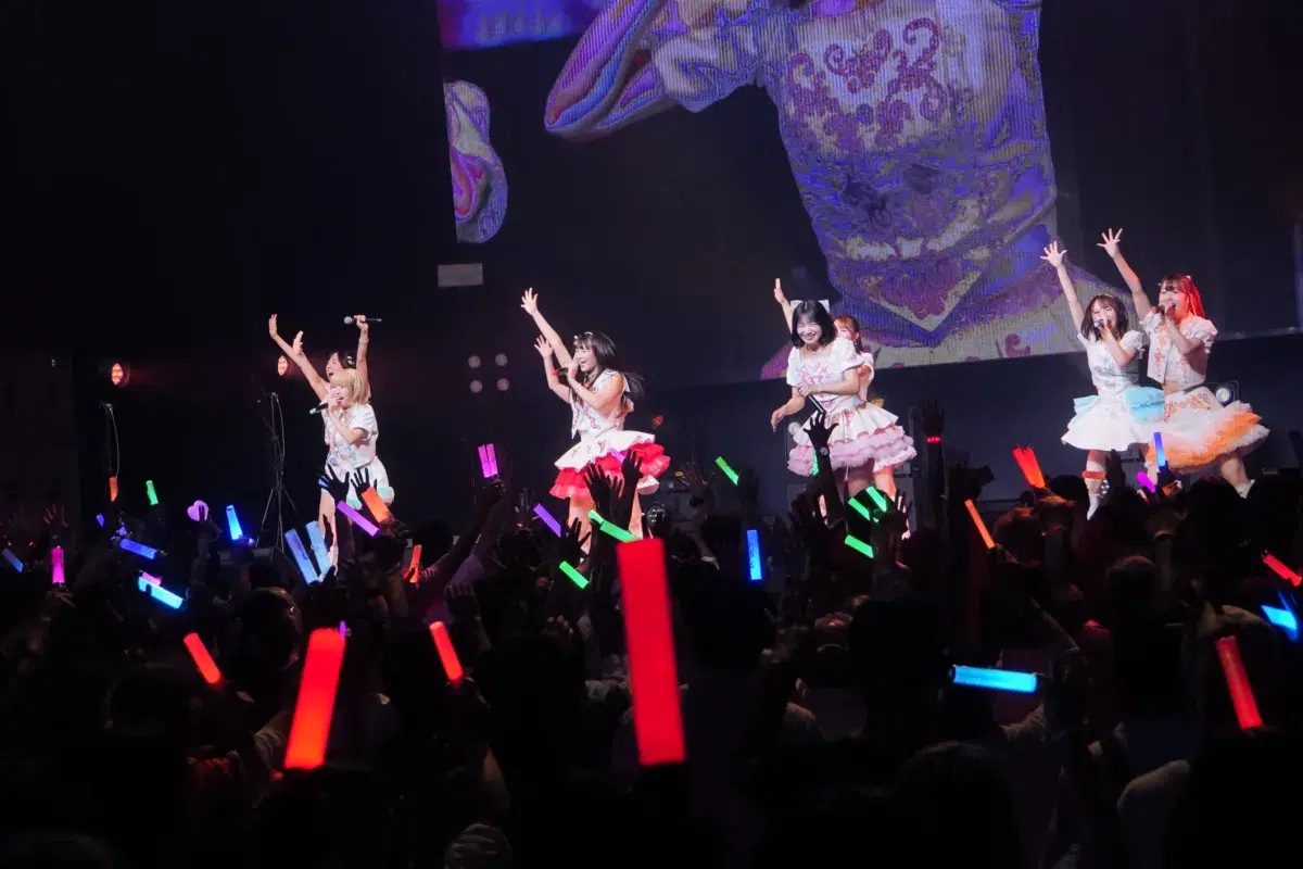 「武道館に立たないと死ねない」新メンバー天野あゆらが涙の決意！アプガ(2)新体制初のZeppワンマンで見た“最強の青春”。
