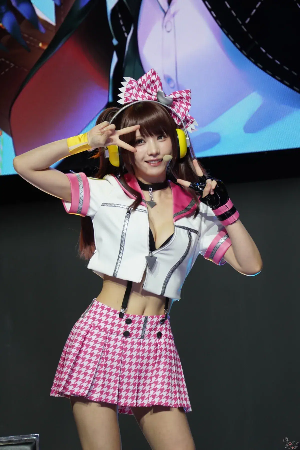【TGS2026】えなこ、“りせちー”衣装＆赤ドレスでゲームショウを魅了！『ペルソナ4 リバイバル』『シャンフロ』ステージ登壇