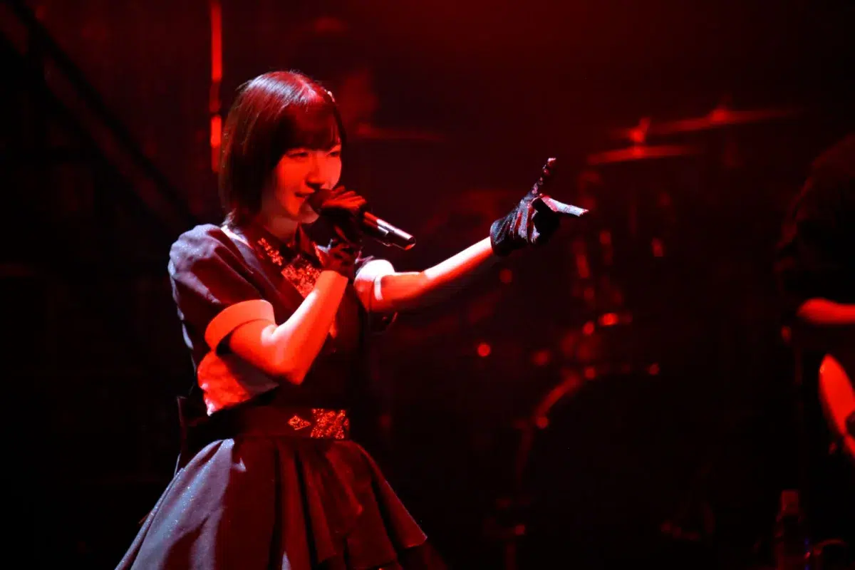 【圧巻】全22曲・怒涛のパフォーマンス!前島亜美3rd LIVE「POLYPHONY」公式レポ到着✨1stの思い出の地・関内ホールで魅せた最高峰のステージと、武道館への固い約束を見逃すな! 2 【圧巻】全22曲・怒涛のパフォーマンス!前島亜美3rd LIVE「POLYPHONY」公式レポ到着✨1stの思い出の地・関内ホールで魅せた最高峰のステージと、武道館への固い約束を見逃すな!