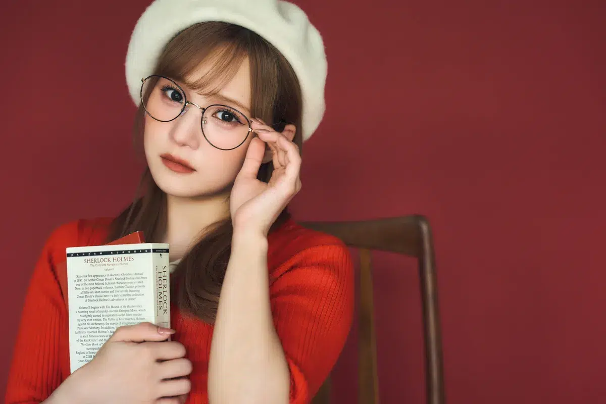 稲場愛香、全編セルフメイクで13変化!「2027年カレンダー」発売記念イベントを開催。お気に入りは“深いリップ”の2月 2 稲場愛香、全編セルフメイクで13変化!「2027年カレンダー」発売記念イベントを開催。お気に入りは“深いリップ”の2月