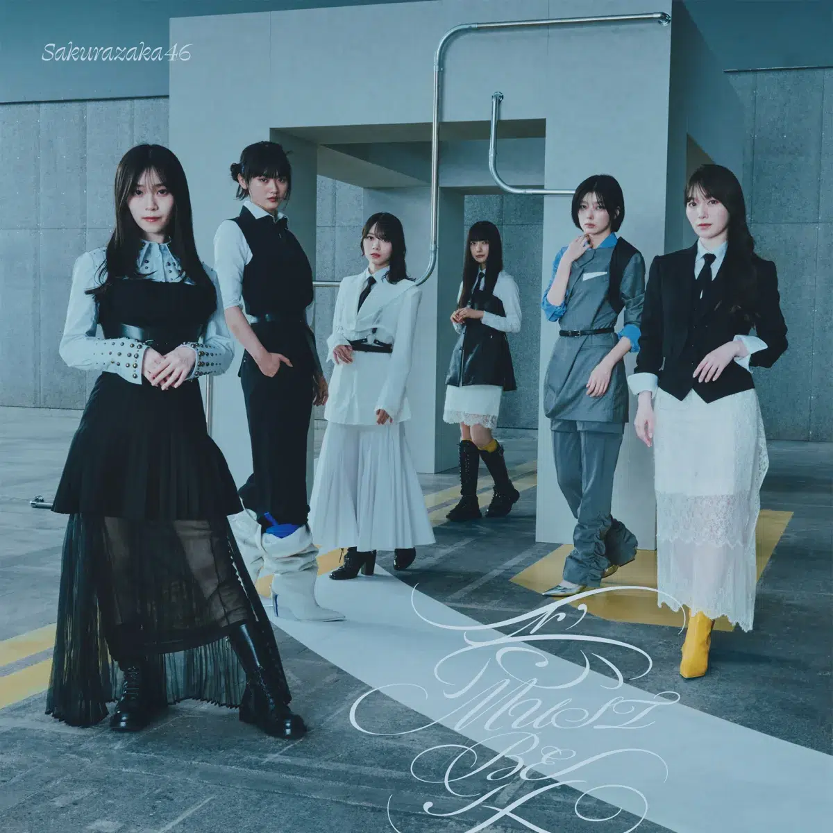 櫻坂46、16thシングル「愛MUST BE」のジャケットアートワークを公開！BACKSメンバーのセンターは三期生・小田倉麗奈！
