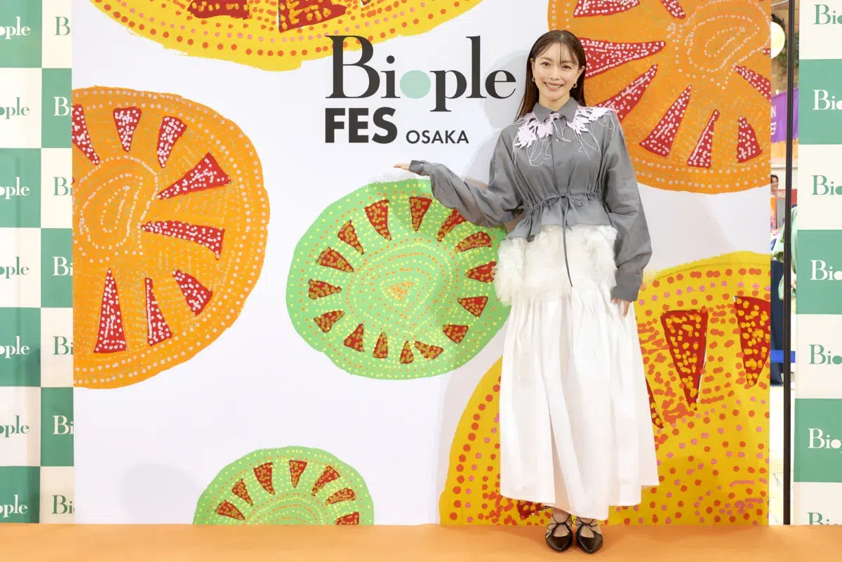 蛯原友里さんが語る美容習慣。F ORGANICSとのコラボ記念スペシャルトークショーを「Biople FES OSAKA 2026」で開催
