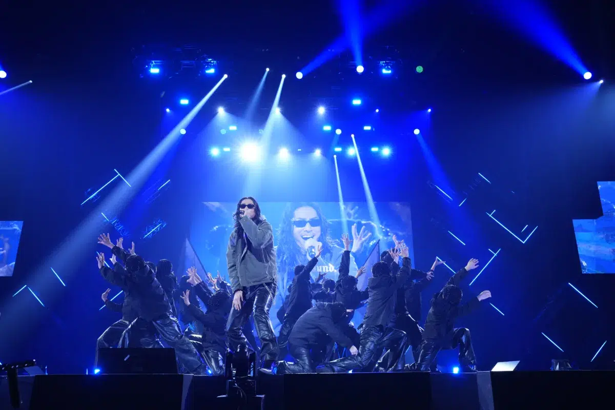 【HiGH&LOW】10周年を記念したスペシャルライブを開催!7組総勢55名が集結し、10年の軌跡を辿る楽曲とこれからの“新世界”をつなぐステージを披露!新作映画『HiGH&LOW THE 新世界』のために制作されたEXILE AKIRAが手がける新曲「KOHAKU」も歌唱!さらに、新キャスト武知海青・八木勇征の出演を解禁!10月末より本ライブのオンデマンド配信も決定! 14 【HiGH&LOW】10周年を記念したスペシャルライブを開催!7組総勢55名が集結し、10年の軌跡を辿る楽曲とこれからの“新世界”をつなぐステージを披露!新作映画『HiGH&LOW THE 新世界』のために制作されたEXILE AKIRAが手がける新曲「KOHAKU」も歌唱!さらに、新キャスト武知海青・八木勇征の出演を解禁!10月末より本ライブのオンデマンド配信も決定!
