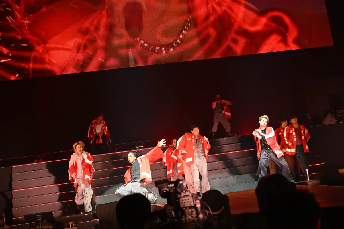 【HiGH&LOW】10周年を記念したスペシャルライブを開催!7組総勢55名が集結し、10年の軌跡を辿る楽曲とこれからの“新世界”をつなぐステージを披露!新作映画『HiGH&LOW THE 新世界』のために制作されたEXILE AKIRAが手がける新曲「KOHAKU」も歌唱!さらに、新キャスト武知海青・八木勇征の出演を解禁!10月末より本ライブのオンデマンド配信も決定! 19 【HiGH&LOW】10周年を記念したスペシャルライブを開催!7組総勢55名が集結し、10年の軌跡を辿る楽曲とこれからの“新世界”をつなぐステージを披露!新作映画『HiGH&LOW THE 新世界』のために制作されたEXILE AKIRAが手がける新曲「KOHAKU」も歌唱!さらに、新キャスト武知海青・八木勇征の出演を解禁!10月末より本ライブのオンデマンド配信も決定!