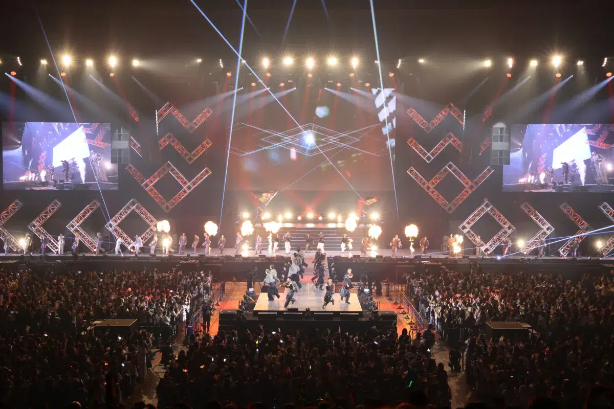 【HiGH&LOW】10周年を記念したスペシャルライブを開催!7組総勢55名が集結し、10年の軌跡を辿る楽曲とこれからの“新世界”をつなぐステージを披露!新作映画『HiGH&LOW THE 新世界』のために制作されたEXILE AKIRAが手がける新曲「KOHAKU」も歌唱!さらに、新キャスト武知海青・八木勇征の出演を解禁!10月末より本ライブのオンデマンド配信も決定! 3 【HiGH&LOW】10周年を記念したスペシャルライブを開催!7組総勢55名が集結し、10年の軌跡を辿る楽曲とこれからの“新世界”をつなぐステージを披露!新作映画『HiGH&LOW THE 新世界』のために制作されたEXILE AKIRAが手がける新曲「KOHAKU」も歌唱!さらに、新キャスト武知海青・八木勇征の出演を解禁!10月末より本ライブのオンデマンド配信も決定!
