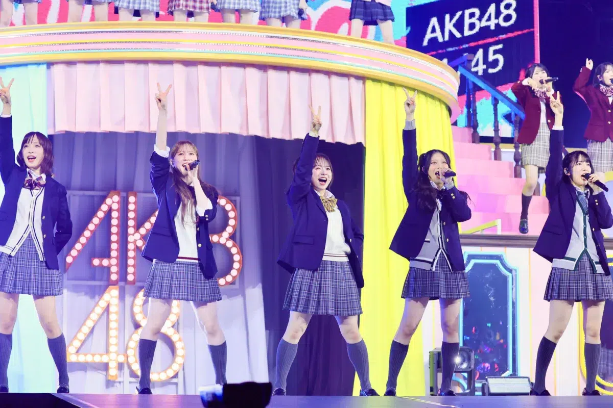 【AKB48】Kアリーナ横浜で45曲ノンストップ披露!全メンバーがセンターを務める「全員『好き ish』コンサート」を開催。2027年春にはエバースMCの新冠番組も決定 2 【AKB48】Kアリーナ横浜で45曲ノンストップ披露!全メンバーがセンターを務める「全員『好き ish』コンサート」を開催。2027年春にはエバースMCの新冠番組も決定