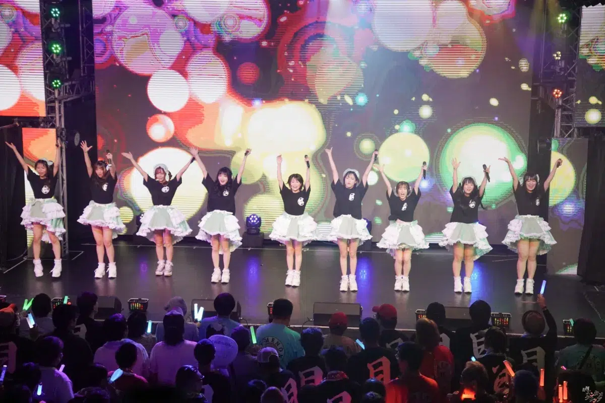 メノニューイヤー、新体制で挑んだ4thワンマンライブ!結成3周年を前に魅せた“365日の軌跡” 5 メノニューイヤー、新体制で挑んだ4thワンマンライブ!結成3周年を前に魅せた“365日の軌跡”
