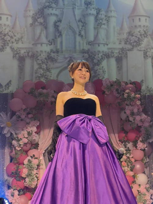 渡辺美奈代、芸能活動40周年記念ライブを開催！40周年ライブでミニスカート姿を披露！40年の軌跡と変わらぬアイドルの輝き！2027年1月10日の追加公演も決定！