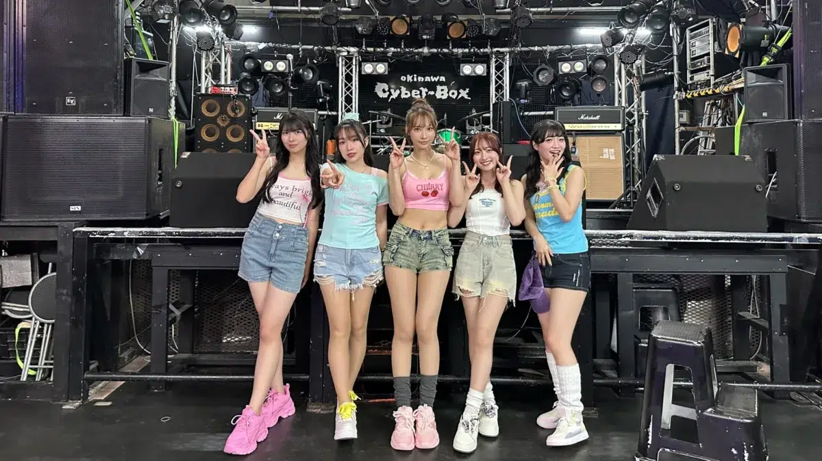 「そのチェリーは反則」きみとバンドの“セクシーすぎる”Shortsが公開3日で100万再生突破！沖縄でのオフショットが話題！3日で100万回再生の快挙