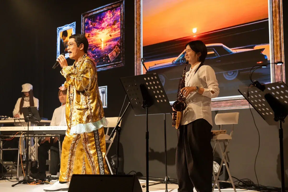 ピコ太郎、一夜限りの「PPAP」10周年メモリアルライブを開催！ 小林幸子、木梨憲武、DJ Hello Kittyら豪華ゲストも登場し祝福！ 「まさか10年やれると思っていなかった」