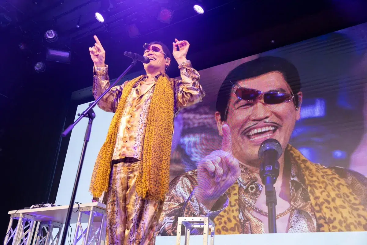ピコ太郎、一夜限りの「PPAP」10周年メモリアルライブを開催！ 小林幸子、木梨憲武、DJ Hello Kittyら豪華ゲストも登場し祝福！ 「まさか10年やれると思っていなかった」