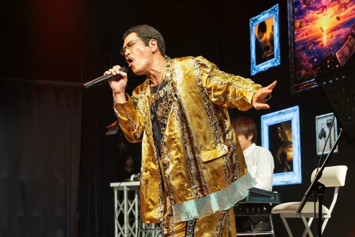 ピコ太郎、一夜限りの「PPAP」10周年メモリアルライブを開催！ 小林幸子、木梨憲武、DJ Hello Kittyら豪華ゲストも登場し祝福！ 「まさか10年やれると思っていなかった」