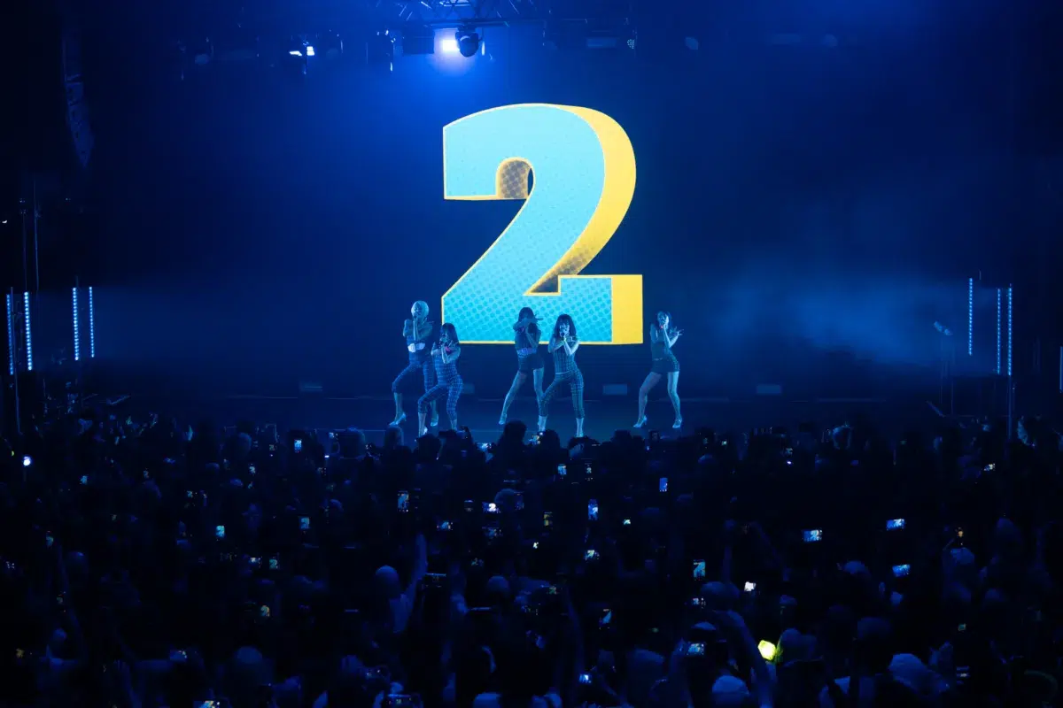 【f5ve】異例の大反響でチケットが即完したロンドンでの初の単独公演ついに開催！！全17曲を披露し、2000人の現地ファンを魅了！