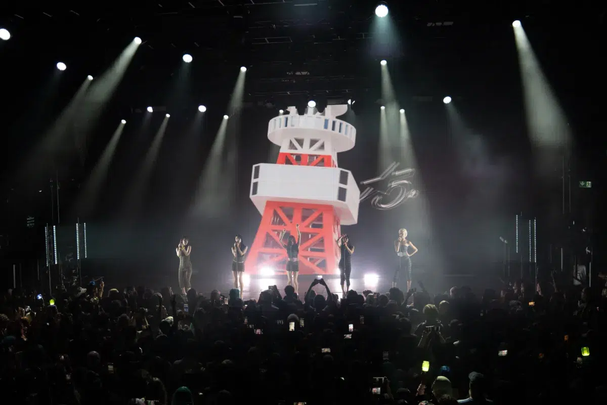 【f5ve】異例の大反響でチケットが即完したロンドンでの初の単独公演ついに開催！！全17曲を披露し、2000人の現地ファンを魅了！