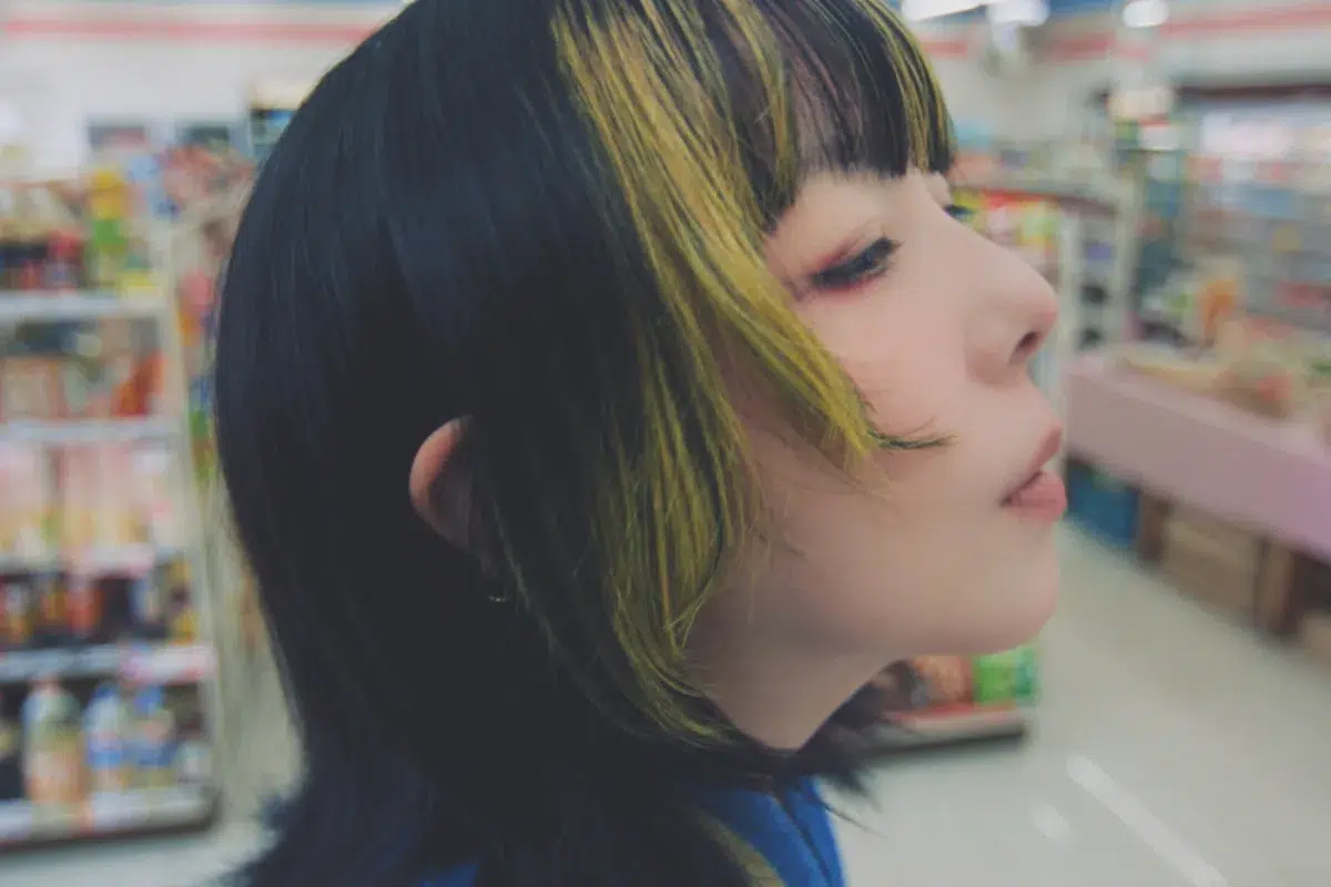 aikoの新曲「あなたの花の色」「青春朱夏」が本日より先行配信開始!さらに、「あなたの花の色」のMusic Videoが本日10月2日21時にYouTubeプレミア公開!! 1 aikoの新曲「あなたの花の色」「青春朱夏」が本日より先行配信開始!さらに、「あなたの花の色」のMusic Videoが本日10月2日21時にYouTubeプレミア公開!!