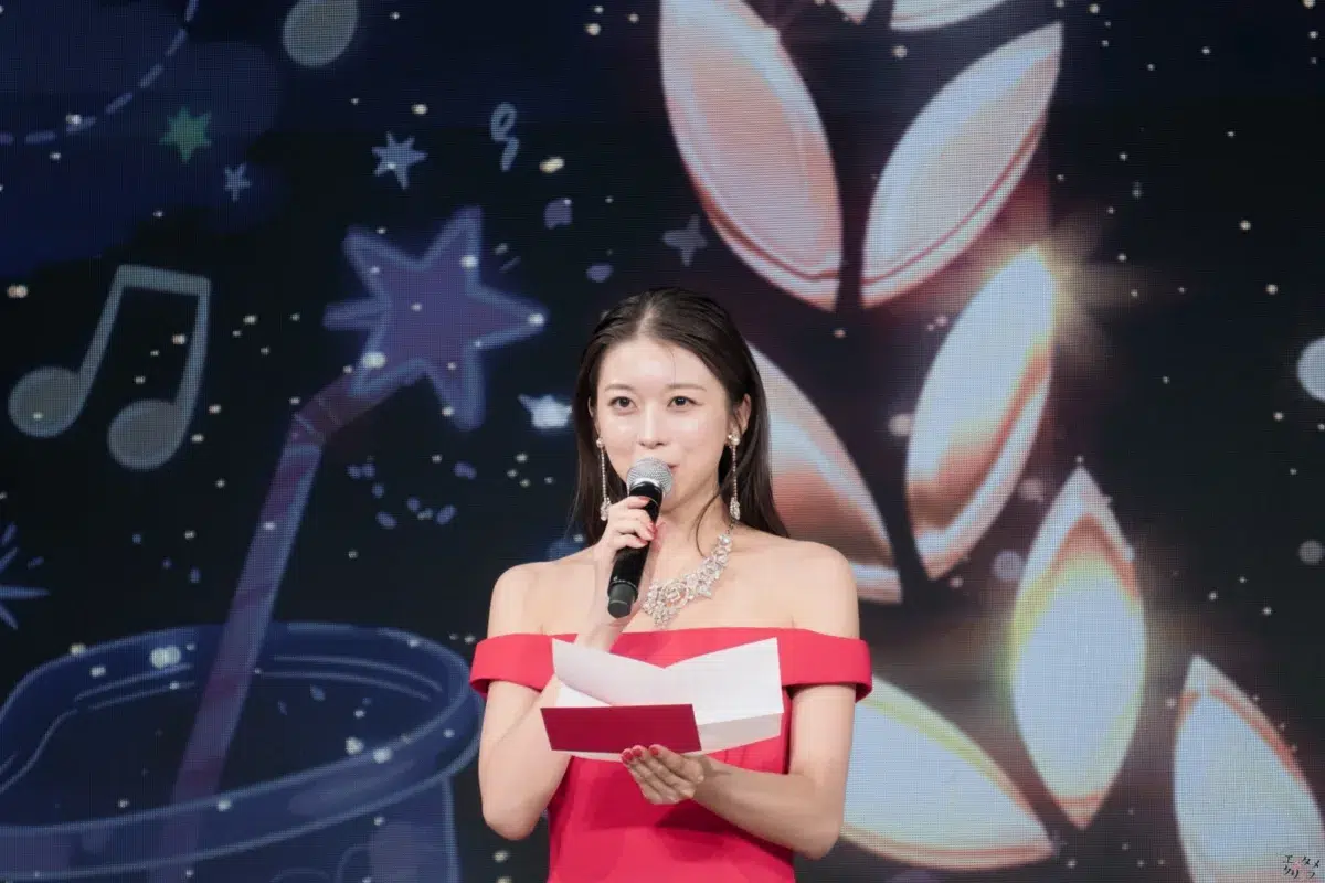 【TOKYO 青春映画祭2026】牧野真莉愛が華麗なドレス姿で登壇！Sparkling Eyesのライブや、つんく♂妻・加奈子さんのサプライズ登場も