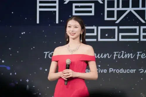 【TOKYO 青春映画祭2026】牧野真莉愛が華麗なドレス姿で登壇！Sparkling Eyesのライブや、つんく♂妻・加奈子さんのサプライズ登場も