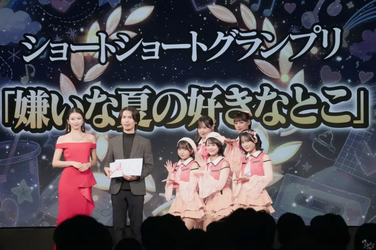 【TOKYO 青春映画祭2026】牧野真莉愛が華麗なドレス姿で登壇！Sparkling Eyesのライブや、つんく♂妻・加奈子さんのサプライズ登場も