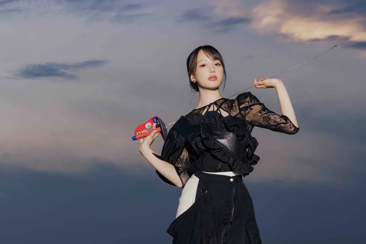 22/7 麻丘真央、卒業記念メモリアル写真集『ニジの向こう』11月24日発売決定！本人プロデュースの特別な一冊