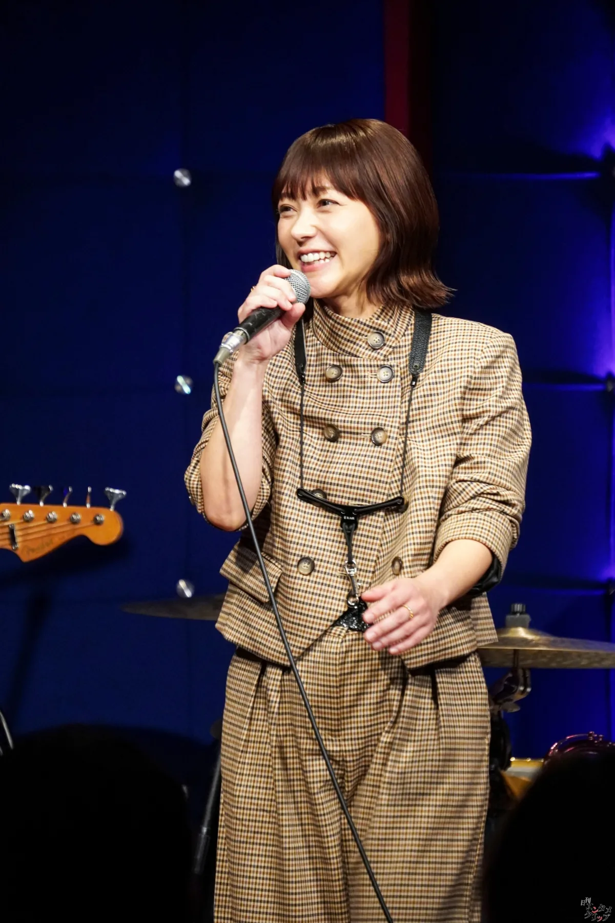 元Folder5・AKINA、29周年記念ライブを開催！175R・SHOGOとの豪華コラボやサックス演奏でファンを魅了