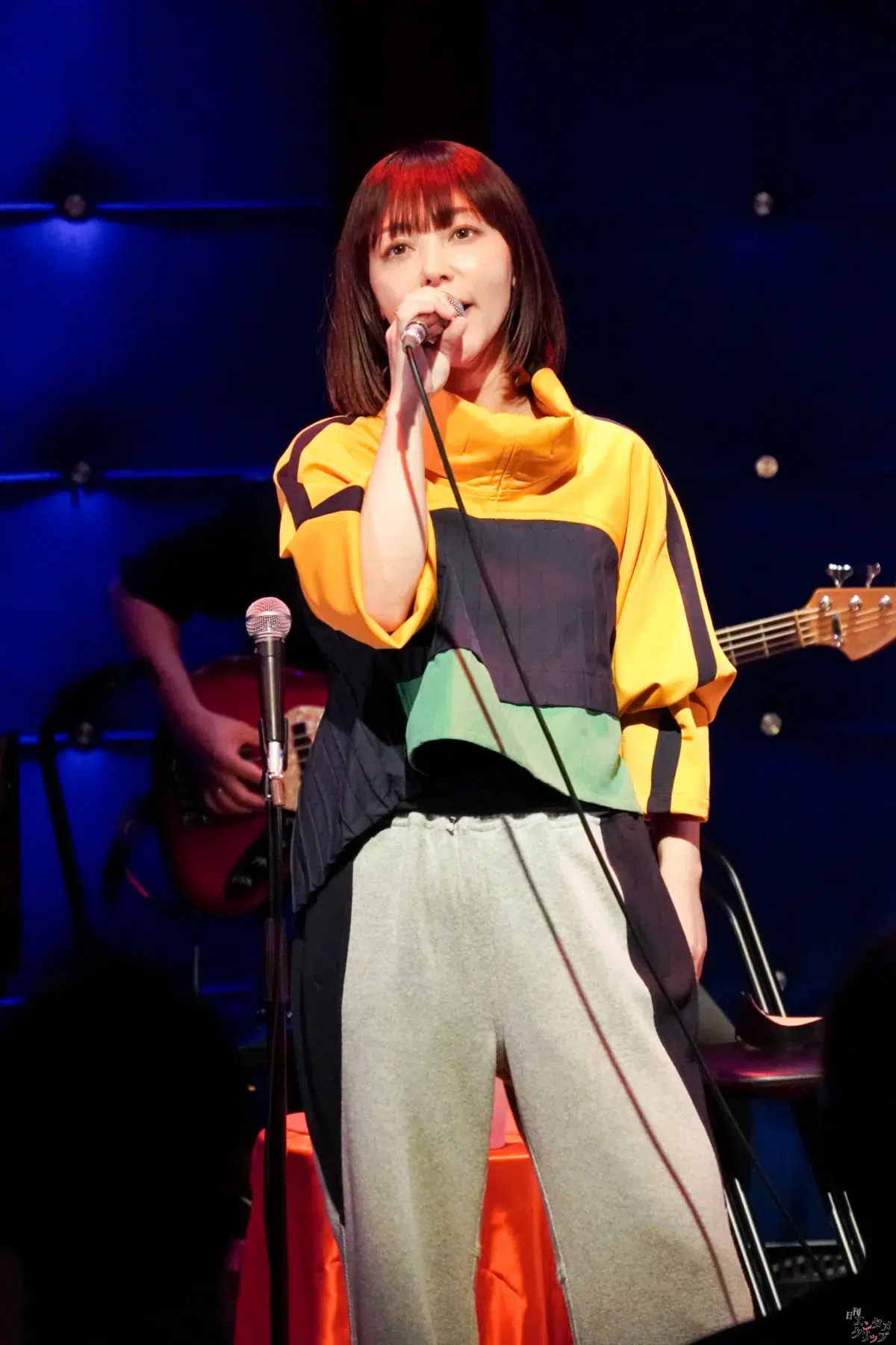 元Folder5・AKINA、29周年記念ライブを開催！175R・SHOGOとの豪華コラボやサックス演奏でファンを魅了