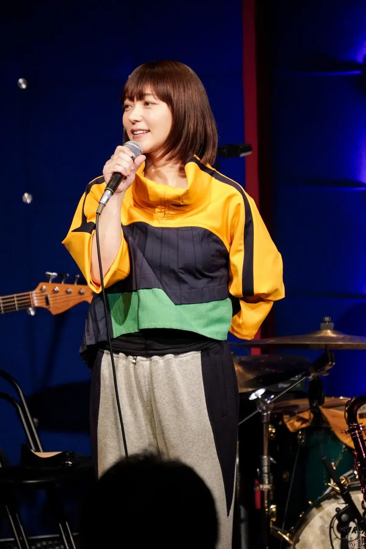 元Folder5・AKINA、29周年記念ライブを開催！175R・SHOGOとの豪華コラボやサックス演奏でファンを魅了