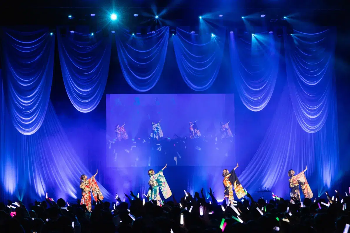 寿美菜子・高垣彩陽・戸松遥・豊崎愛生が声優デビュー20周年を記念した成人式を開催！