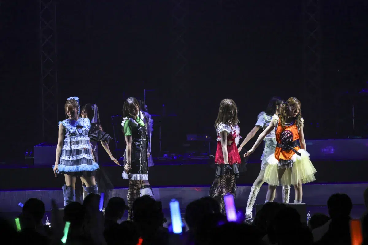私立恵比寿中学 10/11(日) 『SOUND OF EBICHU 2026-Band Edition』にて、りょたち(ねぐせ。)初のアイドル提供曲「Choose みー!」を初披露!10/12(月祝)よりTikTok先行配信、10/23(金)配信リリース決定!ジャケット写真も公開!さらに、仲村悠菜主演映画『つりこまち』主題歌「スーパーブルー」のCDリリースも決定! 6 私立恵比寿中学 10/11(日) 『SOUND OF EBICHU 2026-Band Edition』にて、りょたち(ねぐせ。)初のアイドル提供曲「Choose みー!」を初披露!10/12(月祝)よりTikTok先行配信、10/23(金)配信リリース決定!ジャケット写真も公開!さらに、仲村悠菜主演映画『つりこまち』主題歌「スーパーブルー」のCDリリースも決定!