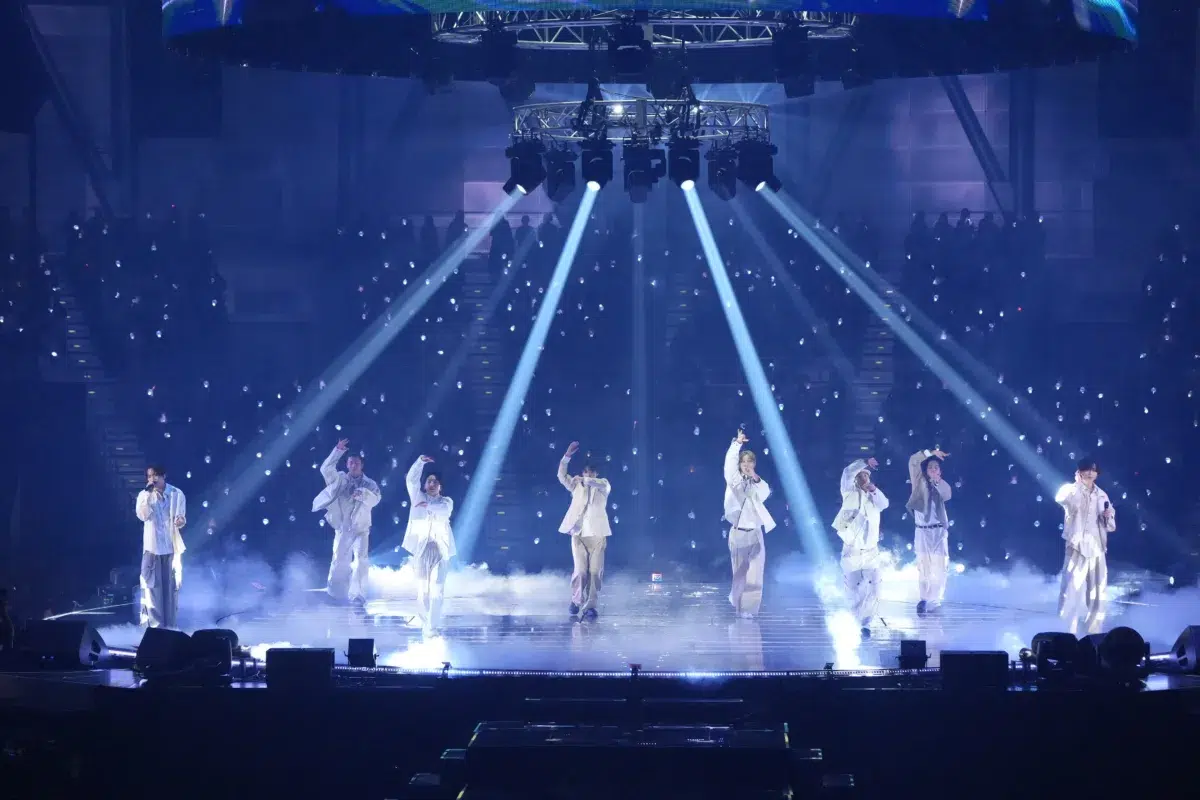 【FANTASTICS】“ひまわり”の道が繋いだ全国アリーナツアー完走!ファイナル公演で新曲「Echoes」を初披露!さらに来年のツアー開催も発表!! 1 【FANTASTICS】“ひまわり”の道が繋いだ全国アリーナツアー完走!ファイナル公演で新曲「Echoes」を初披露!さらに来年のツアー開催も発表!!