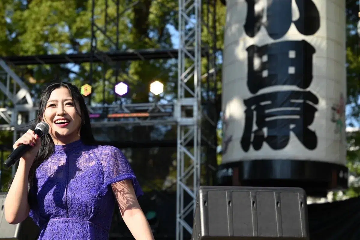 小田原市出身の歌手・門松みゆき、地元を彩る「第35回小田原ちょうちんまつり」に出演！圧巻のステージで観客を魅了