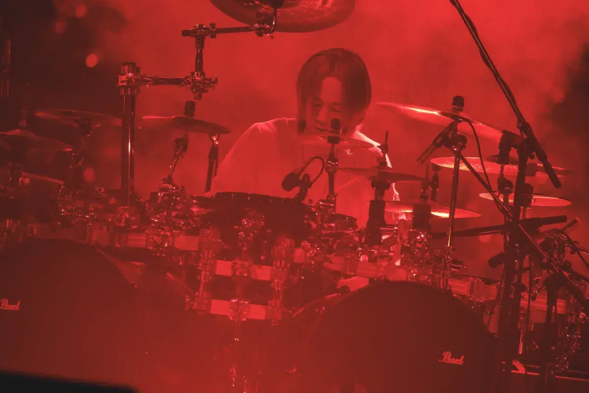 L'Arc-en-Ciel結成35周年アリーナツアーが開幕！新曲「総天然色」披露＆熱狂の代々木公演レポート