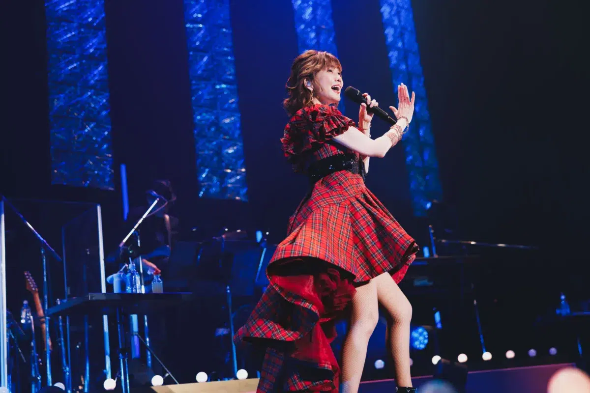 松本伊代デビュー45周年記念ライブ！新曲「Happy Lovely」初披露＆当時のオマージュ衣装も復活