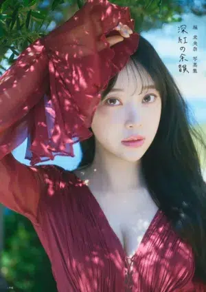 堀未央奈、30歳の誕生日に6年ぶり写真集『深紅の余韻』発売！純白ドレスで登場し自己採点は「300000点」