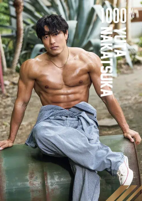 GENERATIONS中務裕太、初写真集『1000%』発売当日に異例の重版決定！過酷な肉体改造や“筋肉クッション”制作秘話を明かす