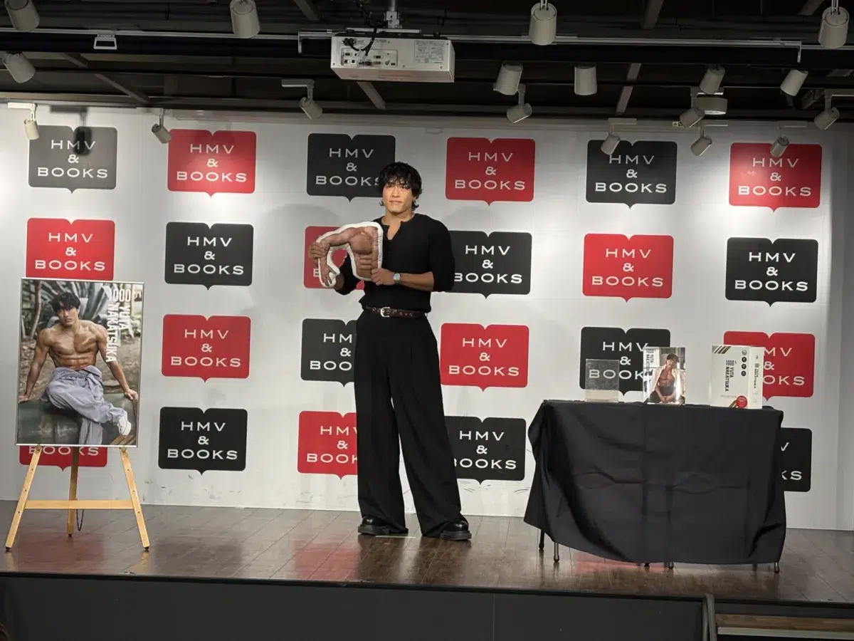GENERATIONS中務裕太、初写真集『1000%』発売当日に異例の重版決定！過酷な肉体改造や“筋肉クッション”制作秘話を明かす