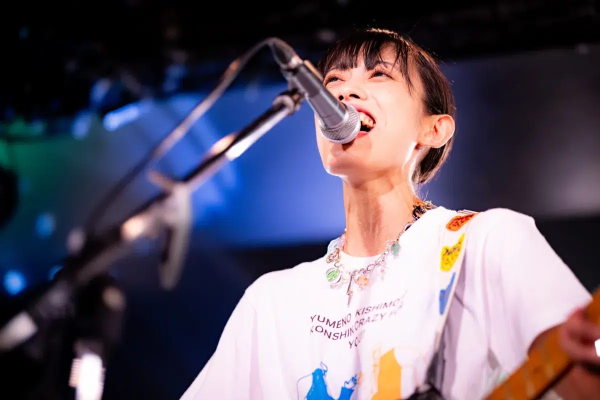 岸本ゆめの、カジヒデキ提供曲から中島卓偉の新曲初披露まで！ロックもレゲエもソウルも自在に乗りこなす圧倒的ボーカルで新代田FEVERを揺らした渾身のステージ