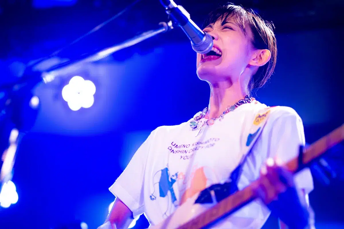 岸本ゆめの、カジヒデキ提供曲から中島卓偉の新曲初披露まで！ロックもレゲエもソウルも自在に乗りこなす圧倒的ボーカルで新代田FEVERを揺らした渾身のステージ